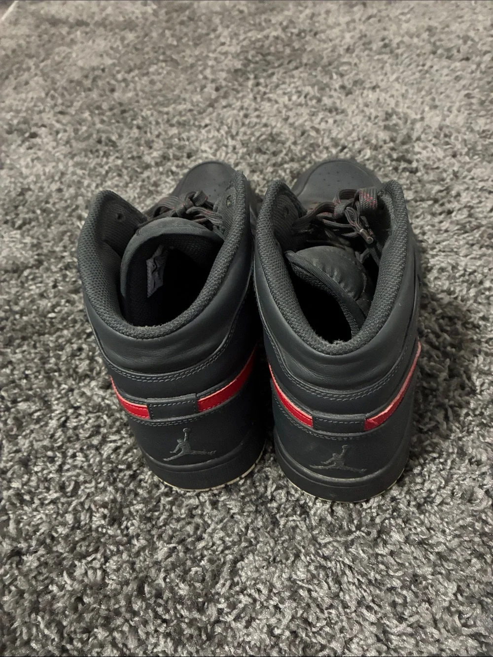 Jordan 1 mid